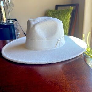 Chic White Fedora Hat/NWT